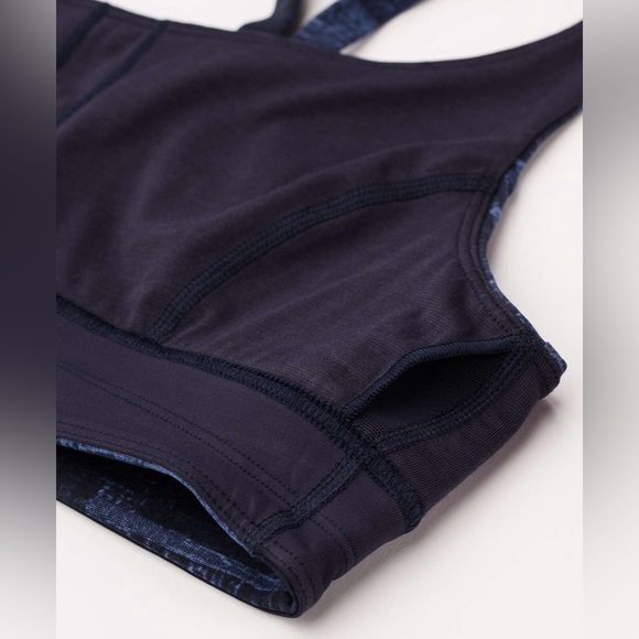 Lululemon Train Times Bra - Size 10 Midnight Navy - Picture 9 of 10